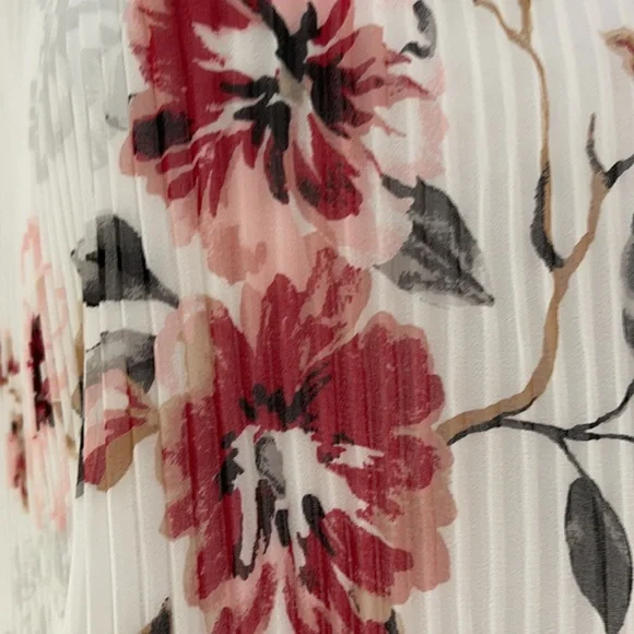 White House Black Market Pleated Blouse - Picture 13 of 13